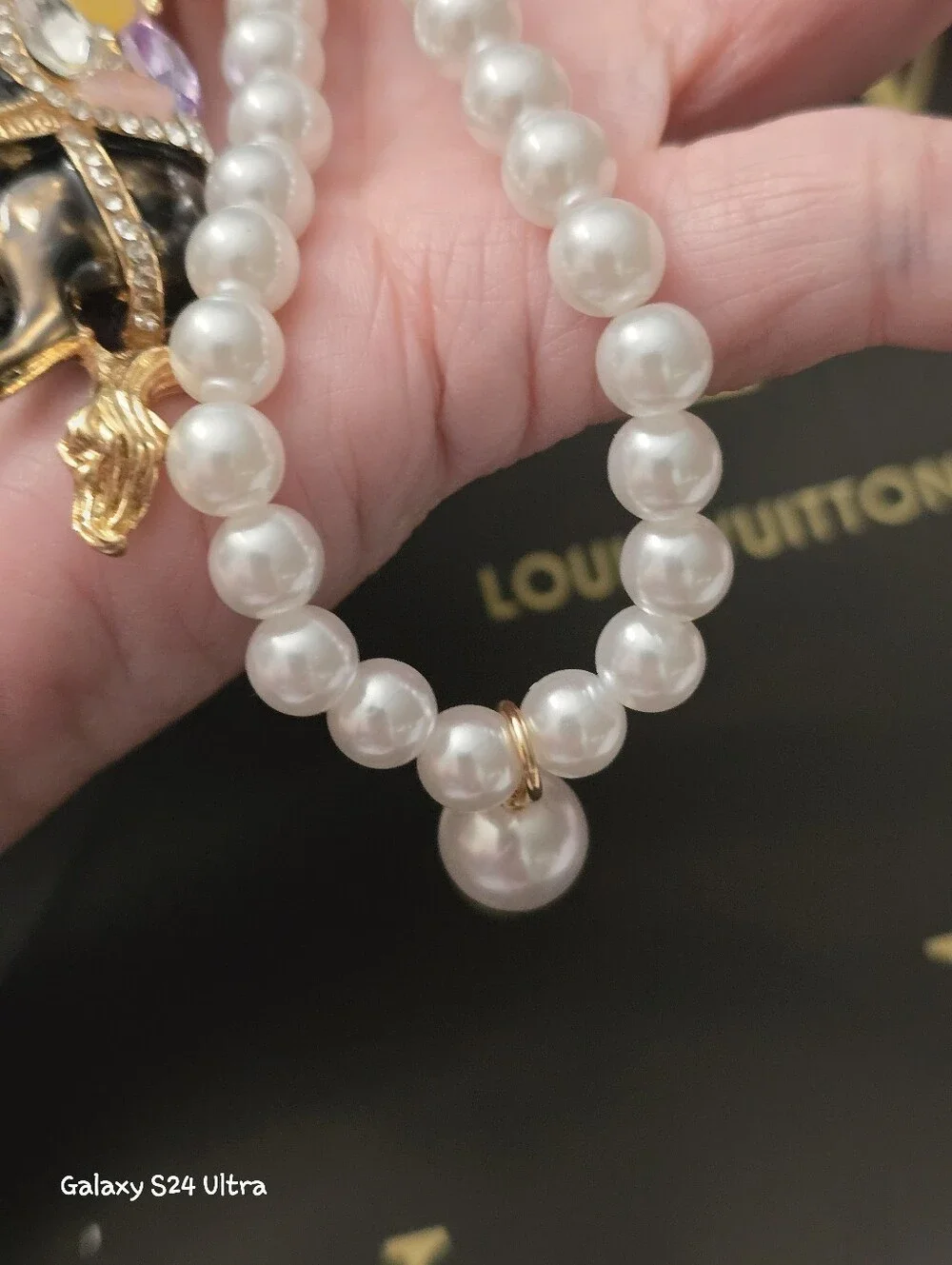 Beautiful Horse & Pearl Bag Charm/ Keychain NEW